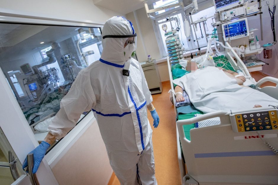 Santaros klinikos: Vilniaus regione užimta 85 proc. lovų COVID-19 pacientams