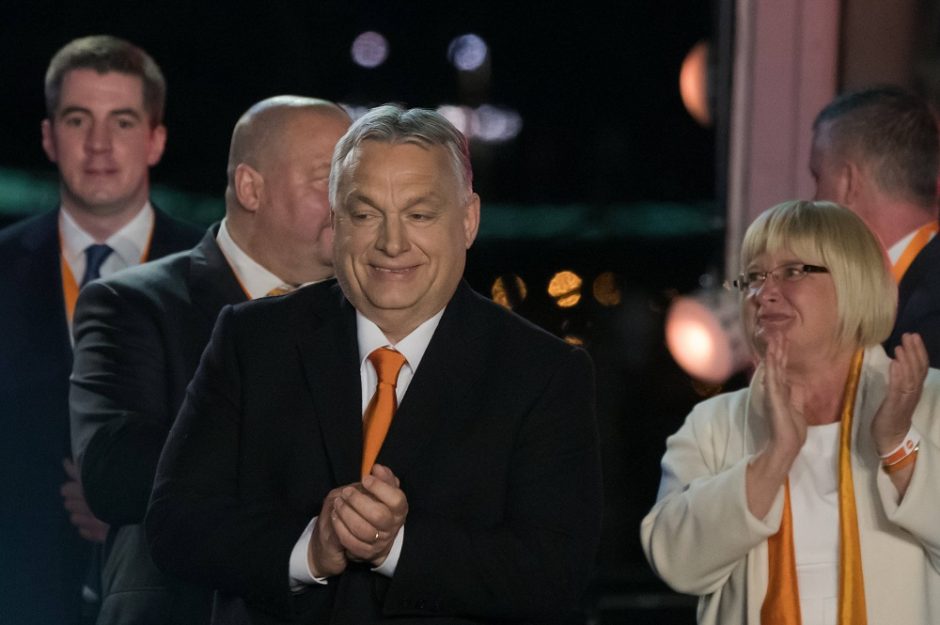 Vengrijos premjeras V. Orbanas paskelbė tvirtai laimėjęs ketvirtus rinkimus 
