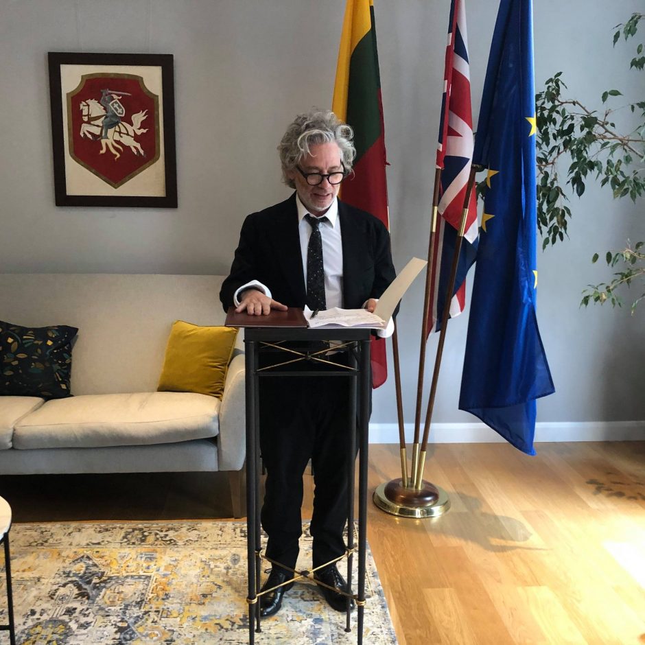 D. Fletcheris ambasadoje Londone prisiekė Lietuvai