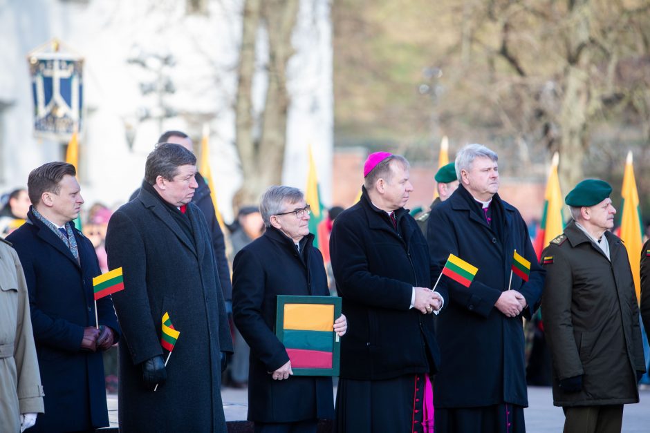 Gedimino pilies bokšte iškelta 2020-ųjų Lietuvos vėliava