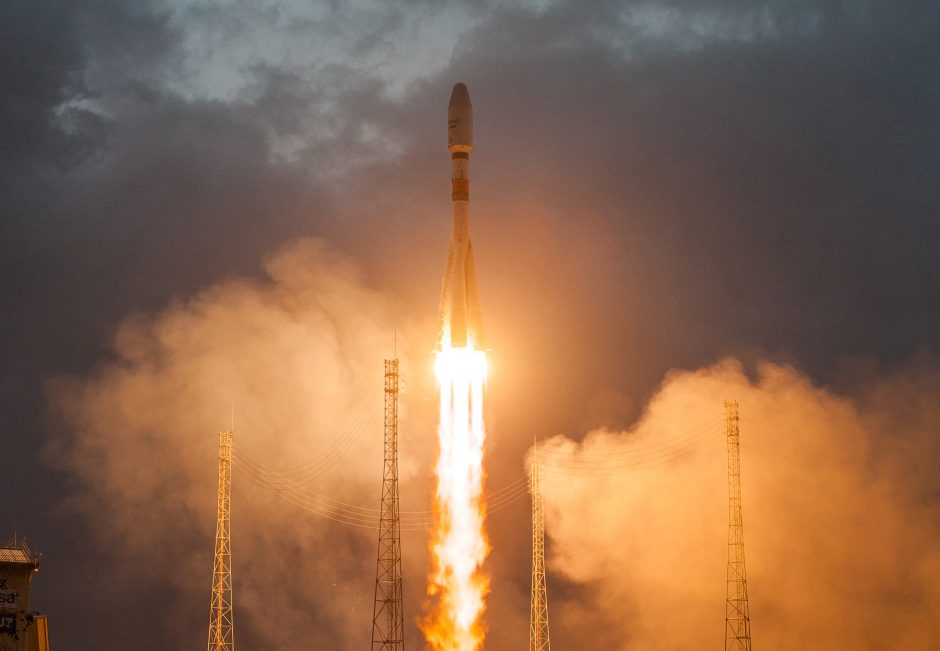 Rusijos raketa iškėlė į orbitą šešis britų palydovus