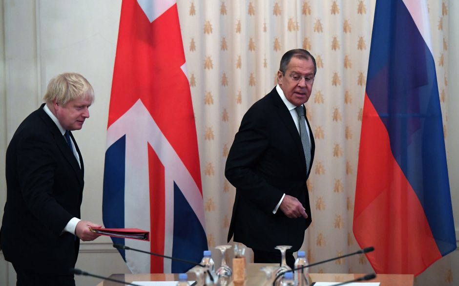 Maskvoje viešintis Britanijos ministras siekia atitirpdyti santykius