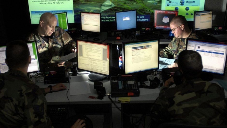 JAV kariuomenė į mūšio lauką siųs kibernetinio fronto karius
