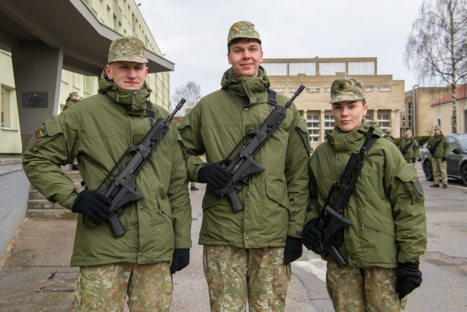 Karo akademijoje prisiekė Jaunesniųjų karininkų vadų mokymų klausytojai
