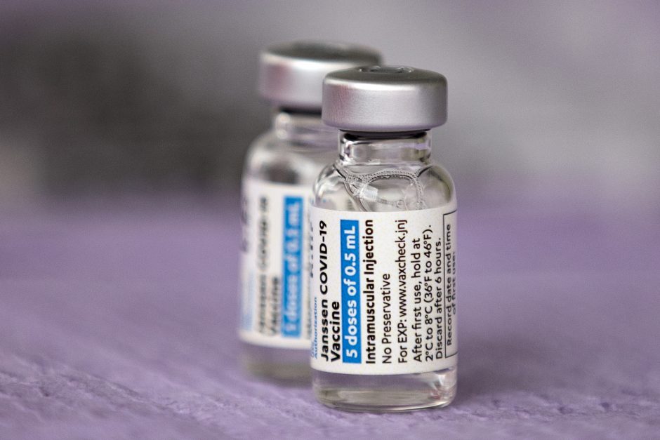Santaros klinikos: „Johnson & Johnson“ vakcina pradėti skiepyti stacionare gydomi pacientai