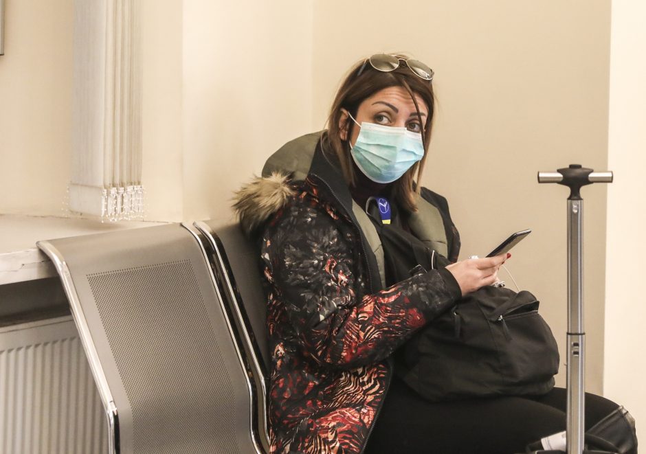 SAM: keleivis iš Vilniaus oro uosto dėl įtariamo viruso atvežtas į ligoninę
