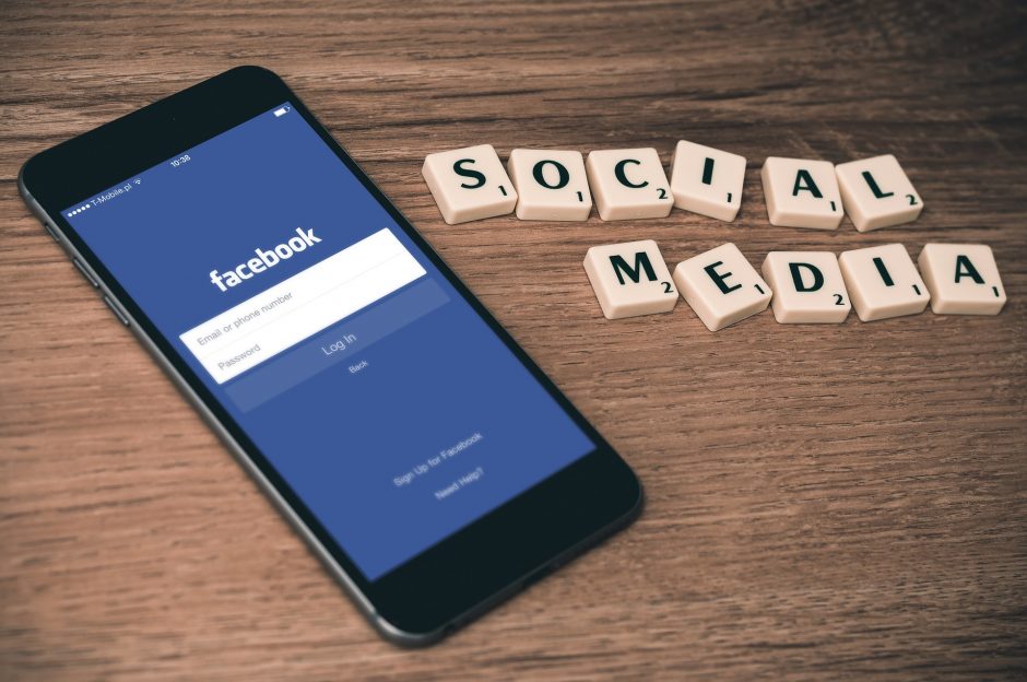 Tyrė įmonių komunikaciją: kaip verslui gauti realios naudos iš „Facebook“?