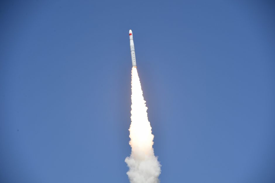 Kinija apsiginklavo naujomis balistinėmis raketomis