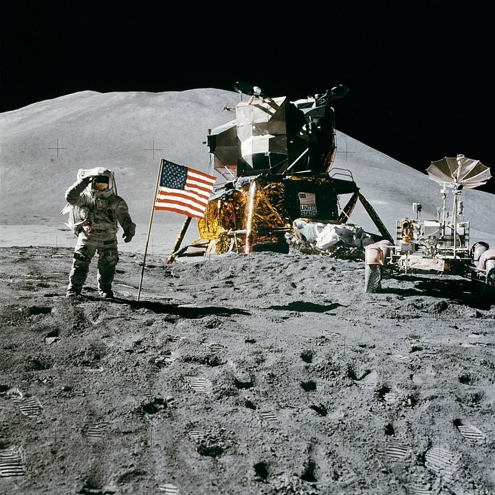 D. Trumpas paragino NASA liautis kalbėti apie grįžimą į Mėnulį