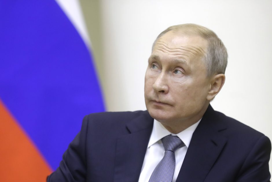 V. Putinas žada stengtis atkurti ryšius su Kijevu