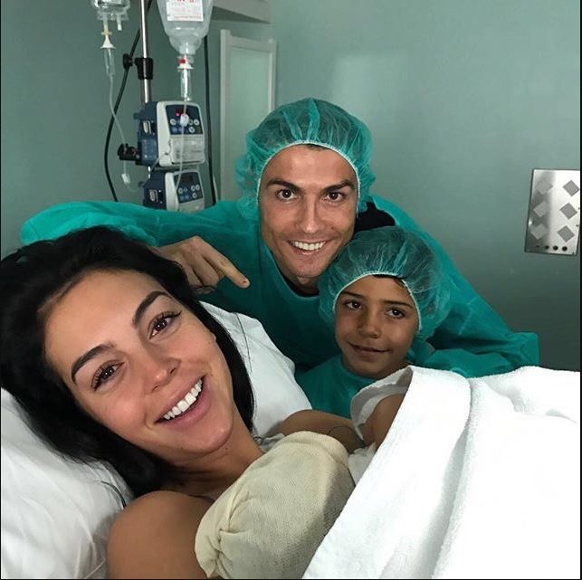 Futbolo žvaigždė C. Ronaldo vėl tapo tėvu