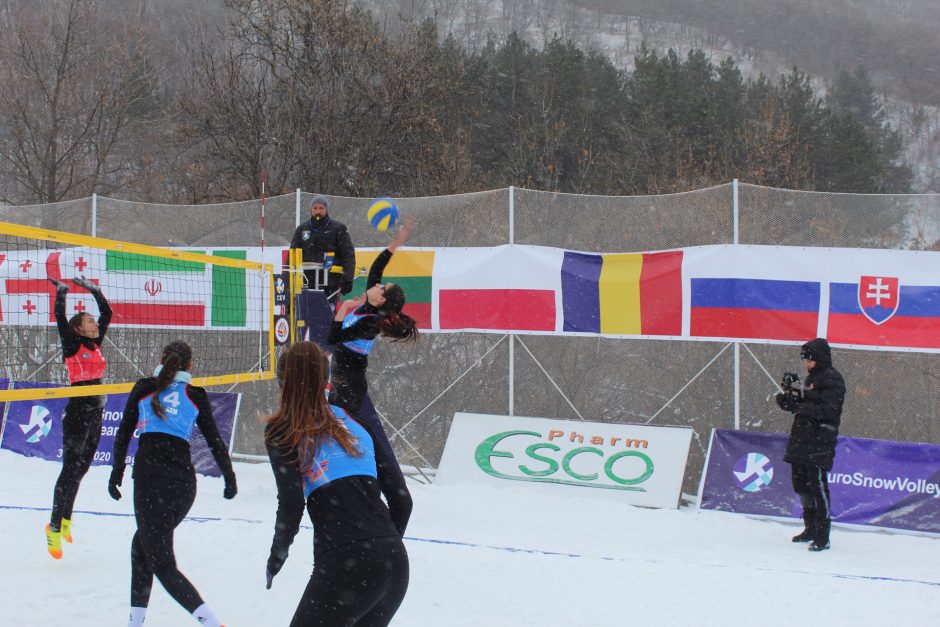 Lietuvos sniego tinklininkės Armėnijoje iškovojo sidabro medalius