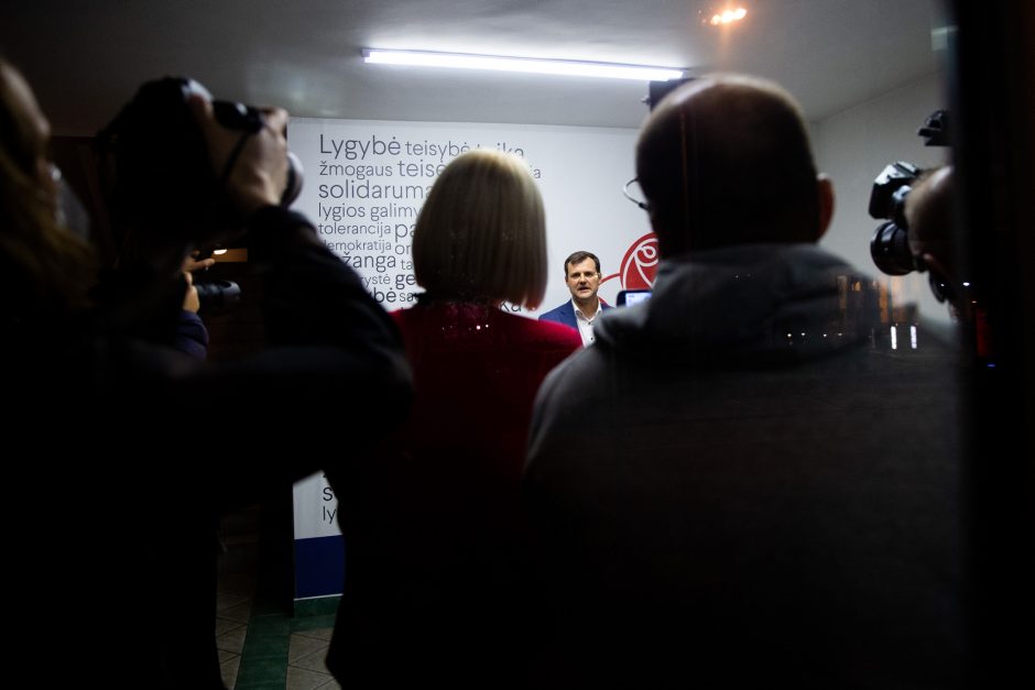 LSDP būstinėje komentuojami rezultatai po antrojo Seimo rinkimų turo
