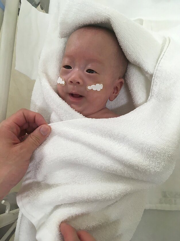 Japonijoje gimęs „mažiausias pasaulyje kūdikis“ išleidžiamas namo