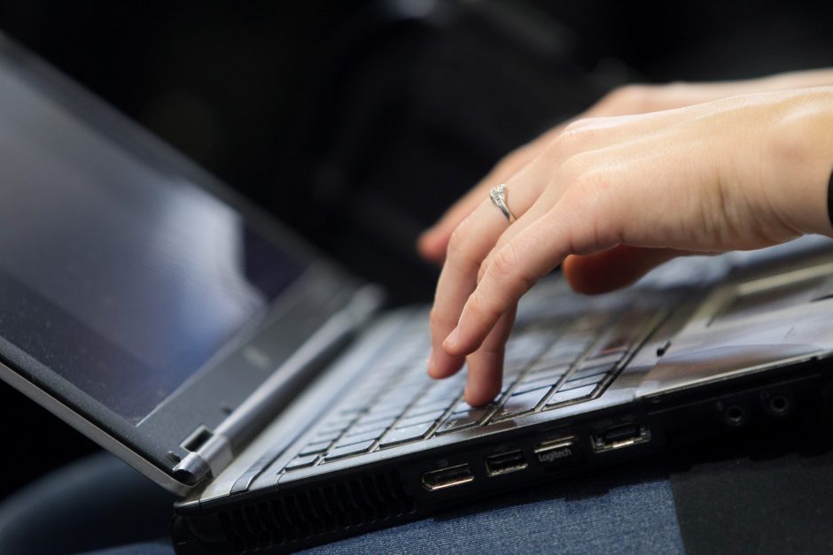 Pranešimų apie žalingą turinį internete gauta trečdaliu mažiau