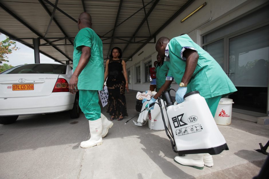 Dėl Ebolos viruso protrūkio rengiamasi „blogiausiam scenarijui“