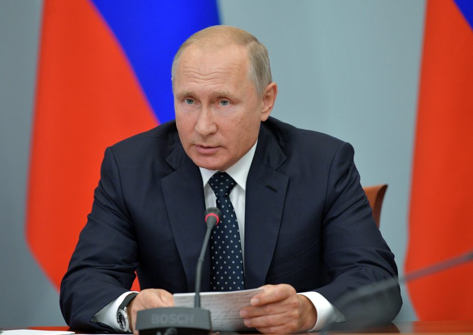V. Putinas kreipėsi į tautą: siūlo švelnesnes pensijų sistemos reformas