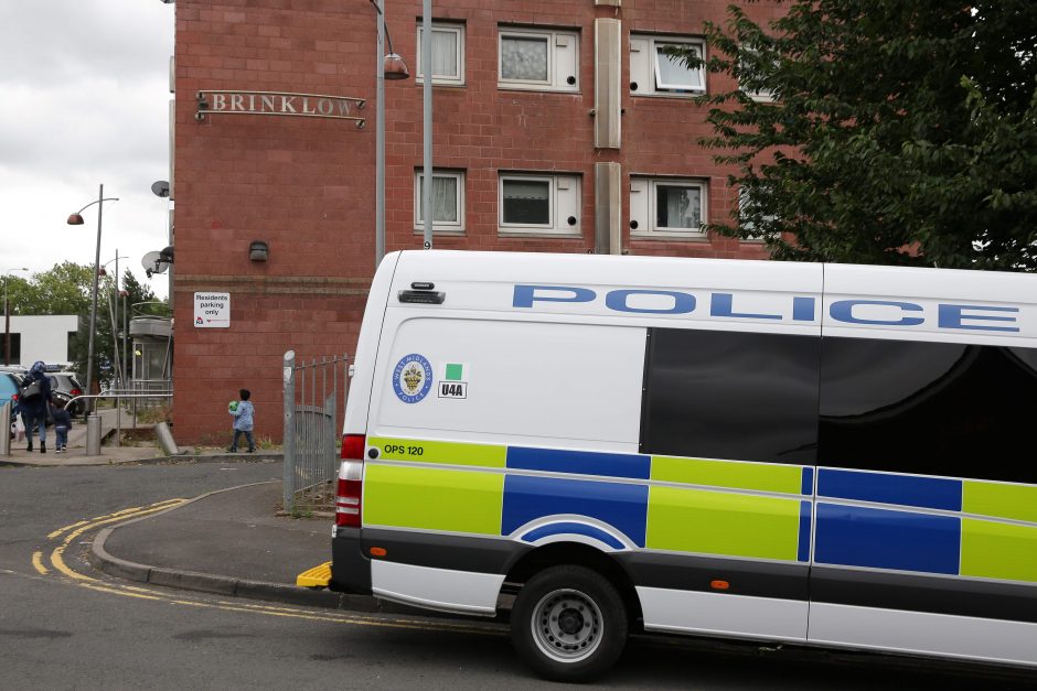 Nelaimė Londone: ginkluotas užpuolikas plaktuku sunkiai sužalojo dvi moteris