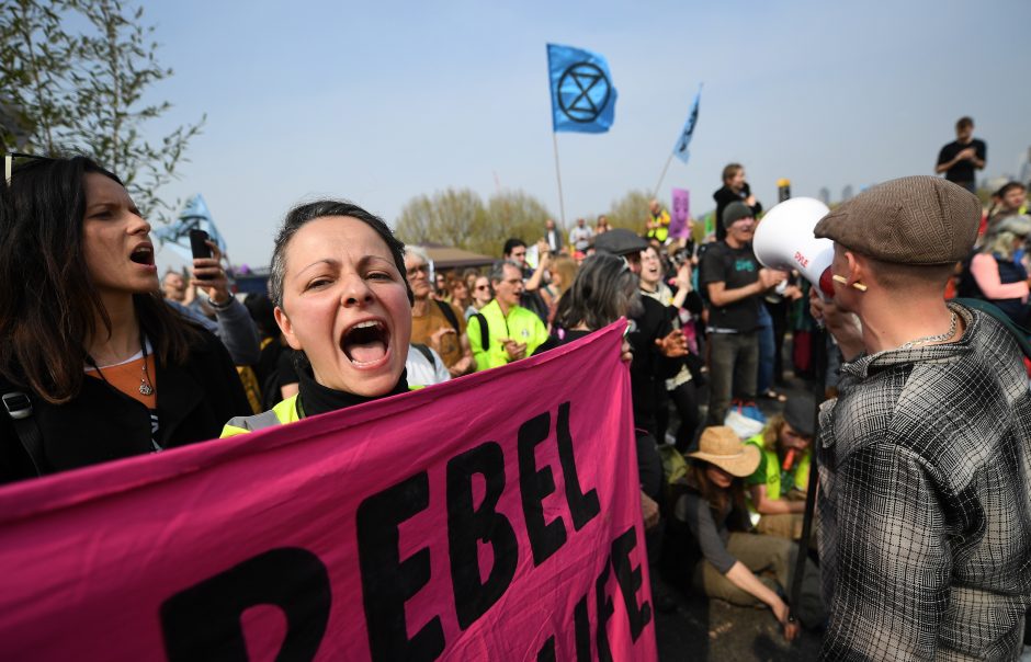 Londone ketvirtą dieną iš eilės vyksta protestai prieš klimato kaitą