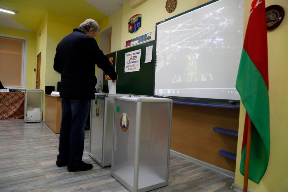 Baltarusijos parlamento rinkimai oficialiai laikomi įvykusiais