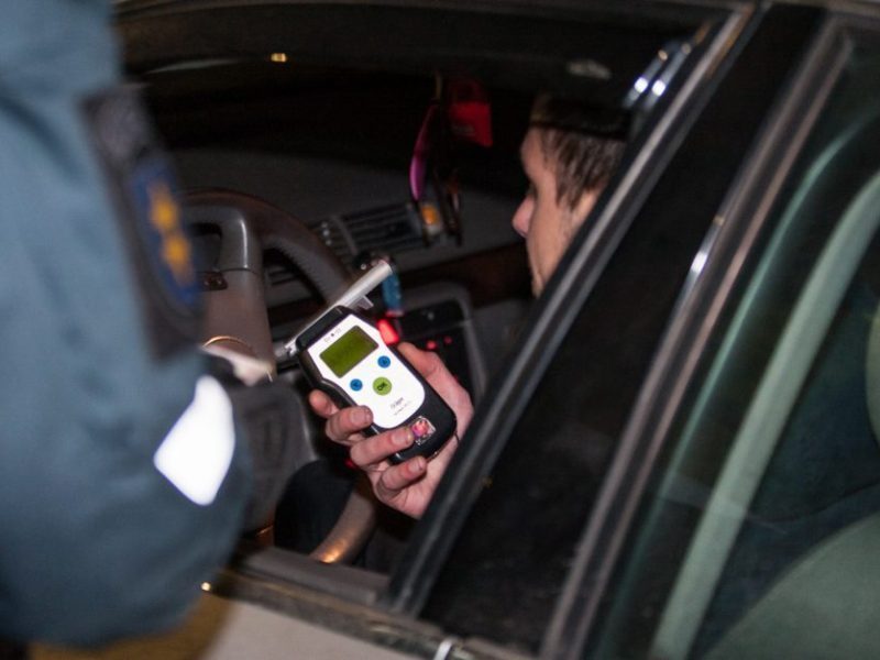 Neatsakingas elgesys: Vilniaus gatvėse pasipylė girti vairuotojai
