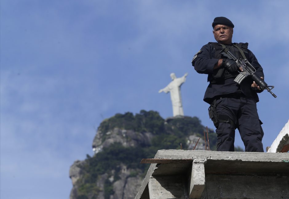 Brazilijos policija tiria išpuolį prieš Jėzų homoseksualu pavaizdavusią komikų trupę