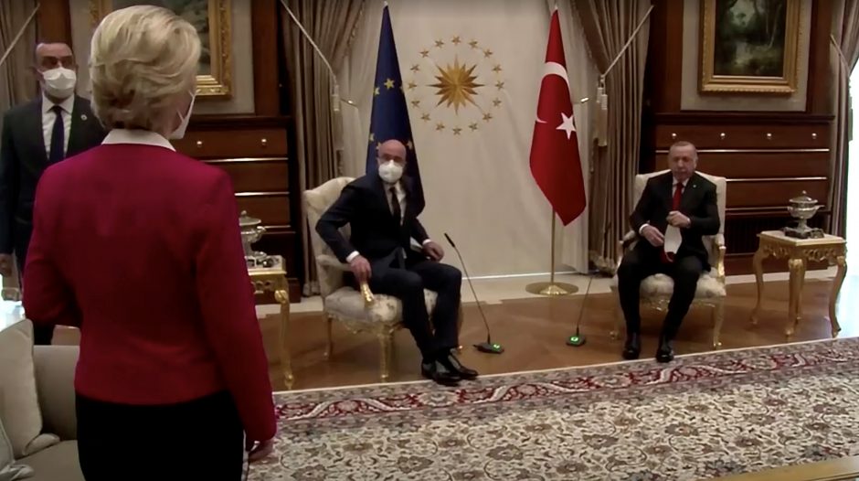 Turkija dėl „sofageito“ skandalo kaltina ES