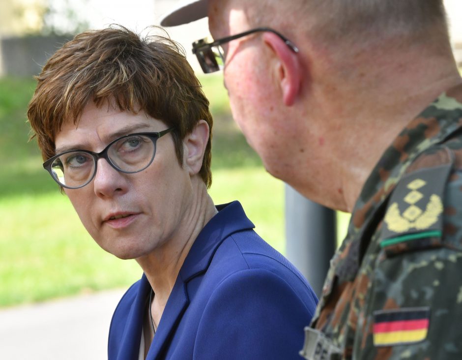 Vokietijos gynybos ministrė apsilankė Bagdade: laukia sunkus sprendimas