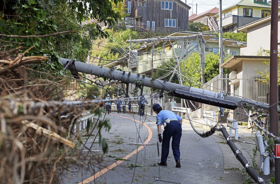 Taifūno padariniai Japonijoje: beveik 80 tūkst. namų vis dar neturi elektros
