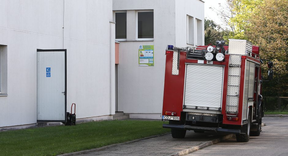 Energetikos instituto laboratorijoje išsiliejo chemikalai, evakuoti žmonės