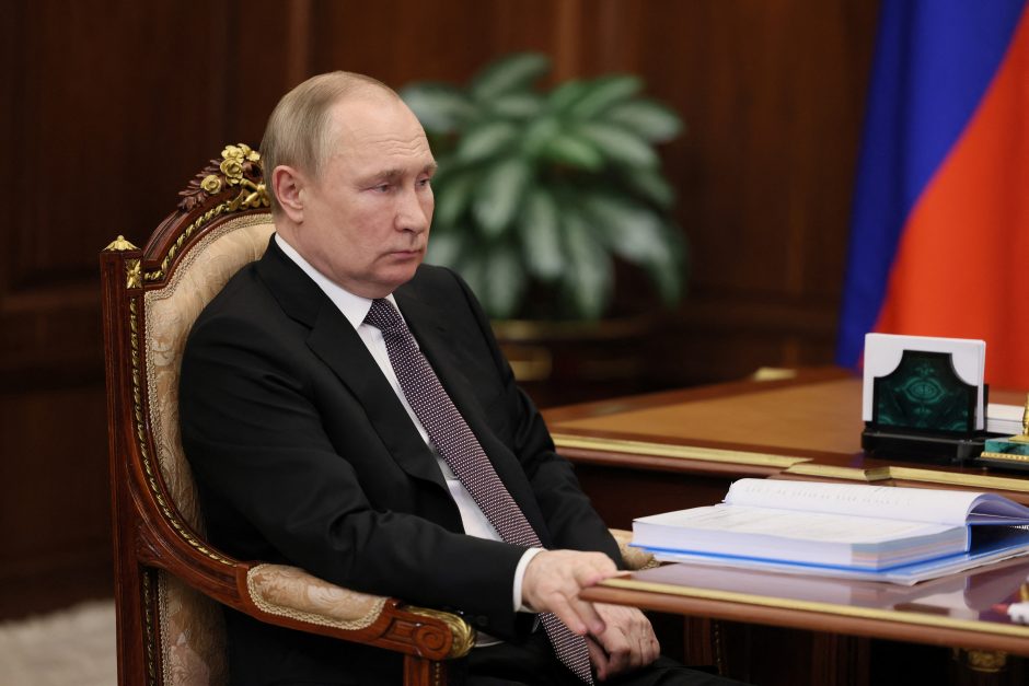 Prezidento patarėjas ragina neskubėti daryti išvadų apie V. Putino sveikatą