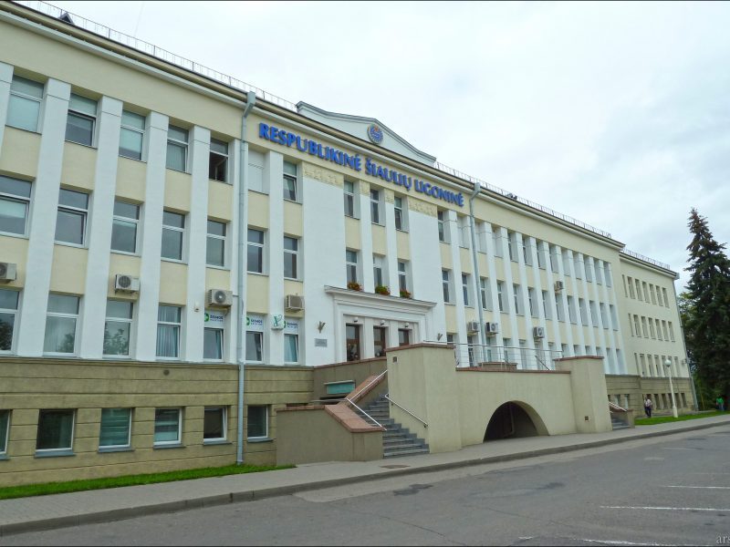 Teisme įstrigo buvusio Šiaulių ligoninės vadovo kyšininkavimo byla