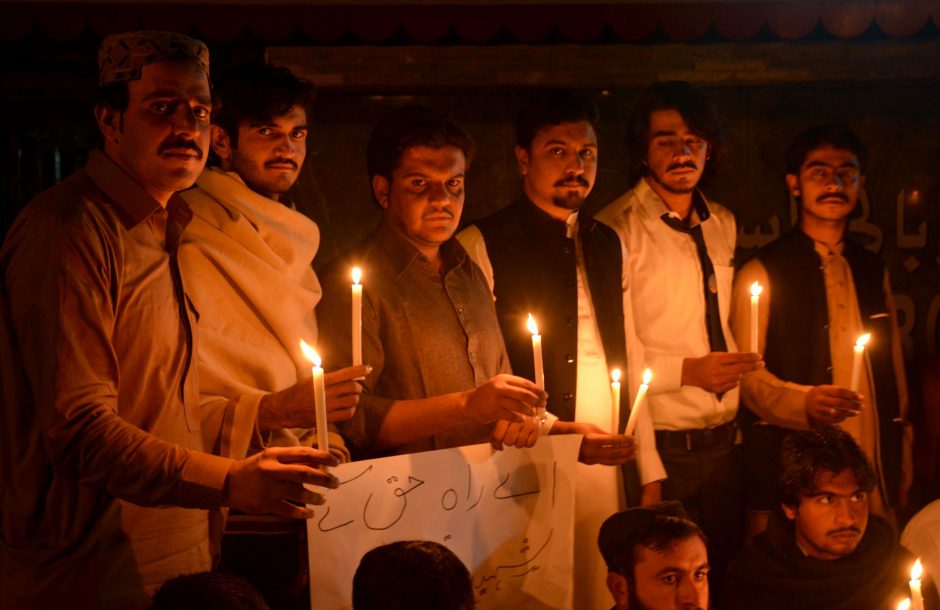 Sprogimas Pakistano šventovėje: žuvo mažiausiai 25 žmonės