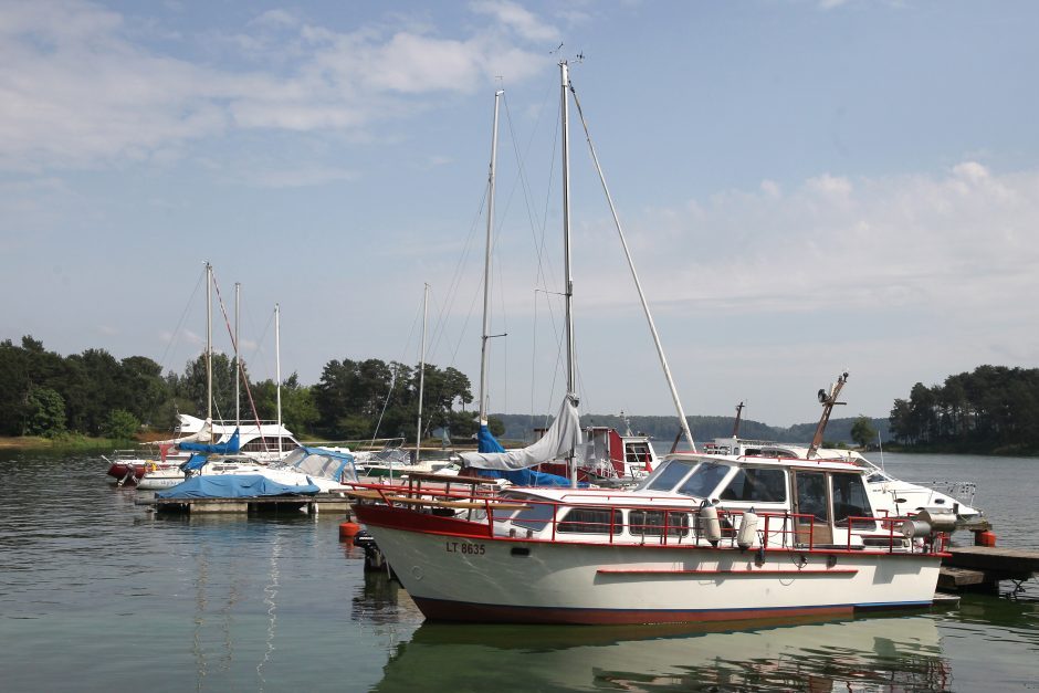 Savivaldybė ruošiasi tvarkyti Kauno marių įlanką, o buriuotojai jaučiasi vejami lauk