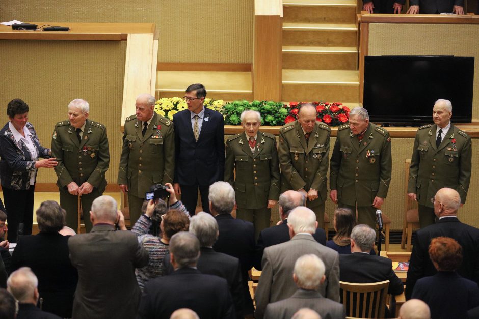 Minint Laisvės gynėjų dieną septyniems partizanams įteikta Laisvės premija 