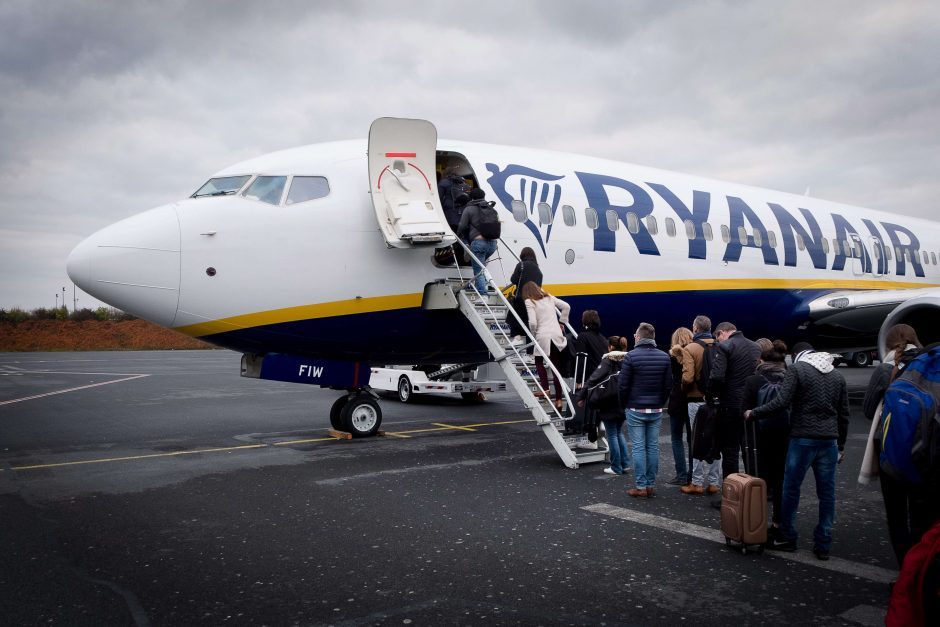 Be jokio perspėjimo „Ryanair“ pakėlė rankinio bagažo kainas
