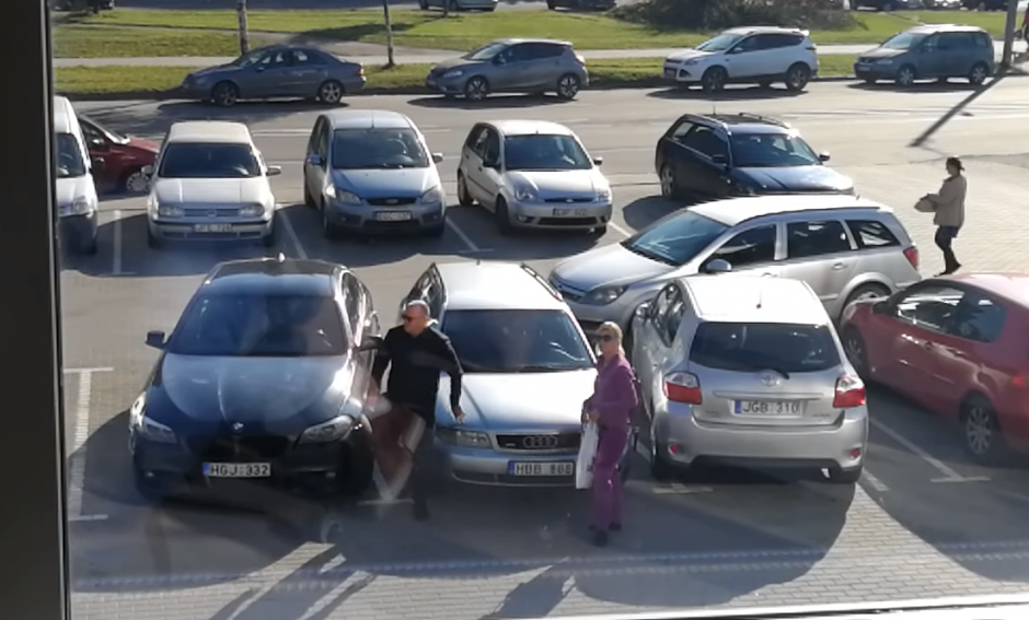 Po „Kauno dienos“ publikacijos sulaukė teisingumo: BMW vairuotojui – bauda