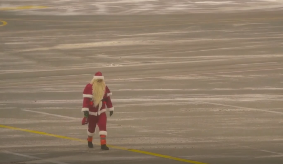 Stebuklų metas: Kalėdų Senelis nusileido Vilniaus oro uoste