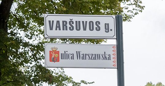 Sostinėje nuplėšta Varšuvos g. lentelė lenkų kalba