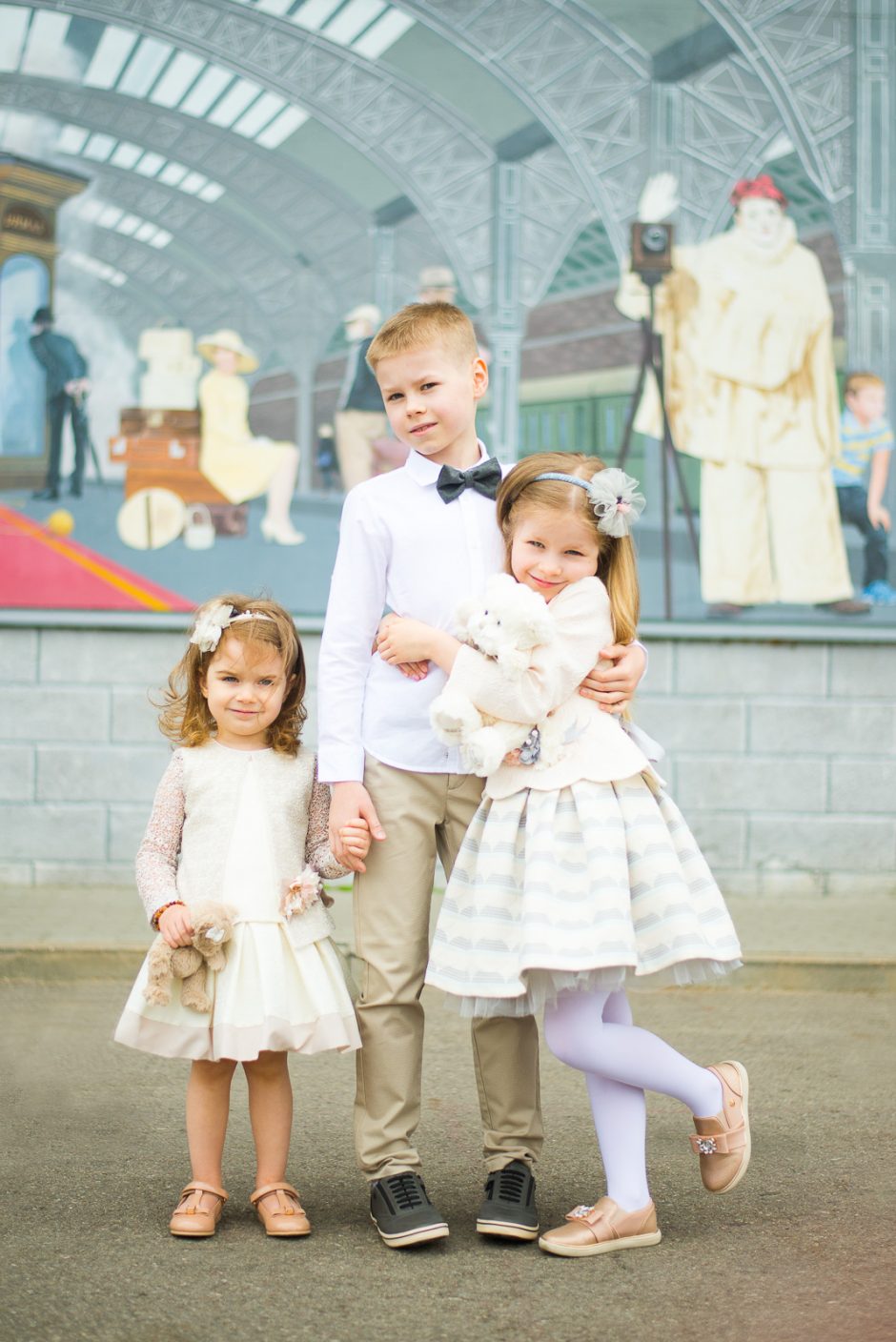 Vaikų drabužiai: ką šią vasarą vilkėti vestuvių, krikštynų ir gimtadienių svečiams?