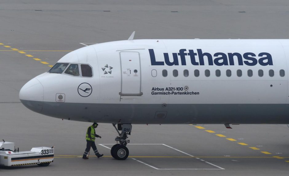 „Lufthansa“ stabdo skrydžius į Beirutą ir iš jo