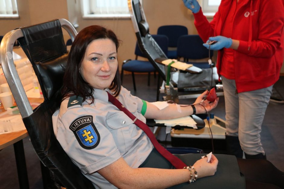 Kauno pareigūnai tapo neatlygintinais kraujo donorais