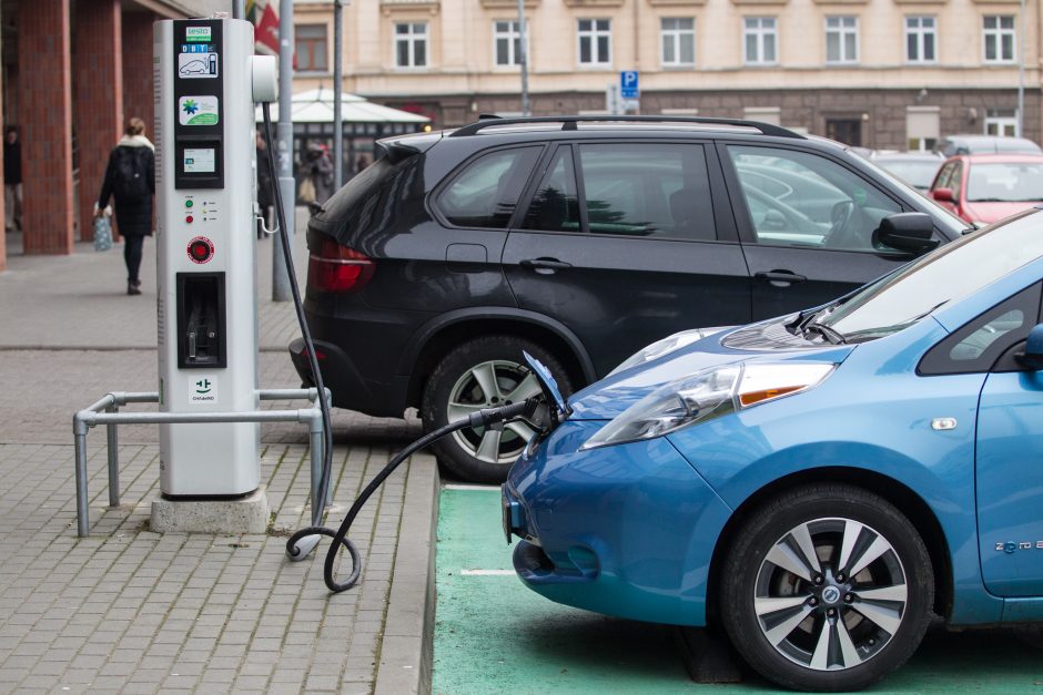 Elektromobiliai: dėl ekologijos ar ekonomijos?
