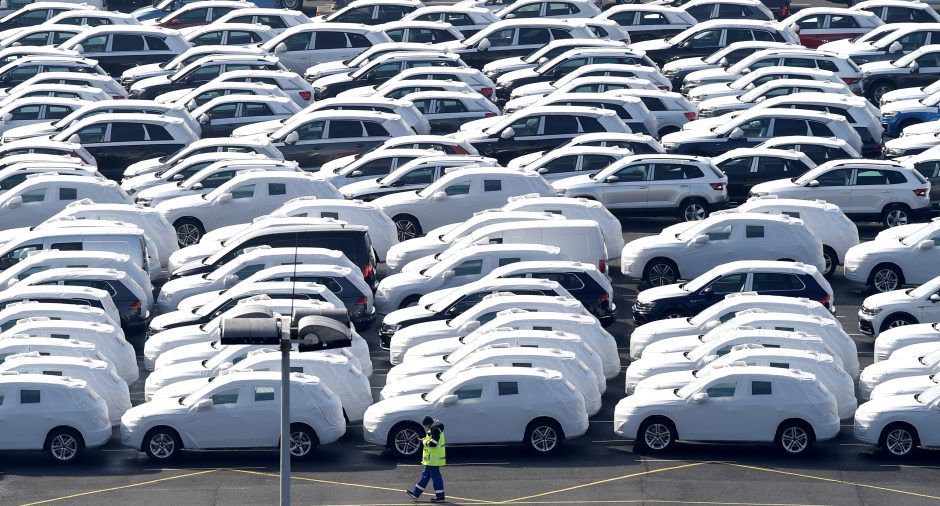 „Volkswagen“ teks atšaukti 124 tūkst. elektromobilių