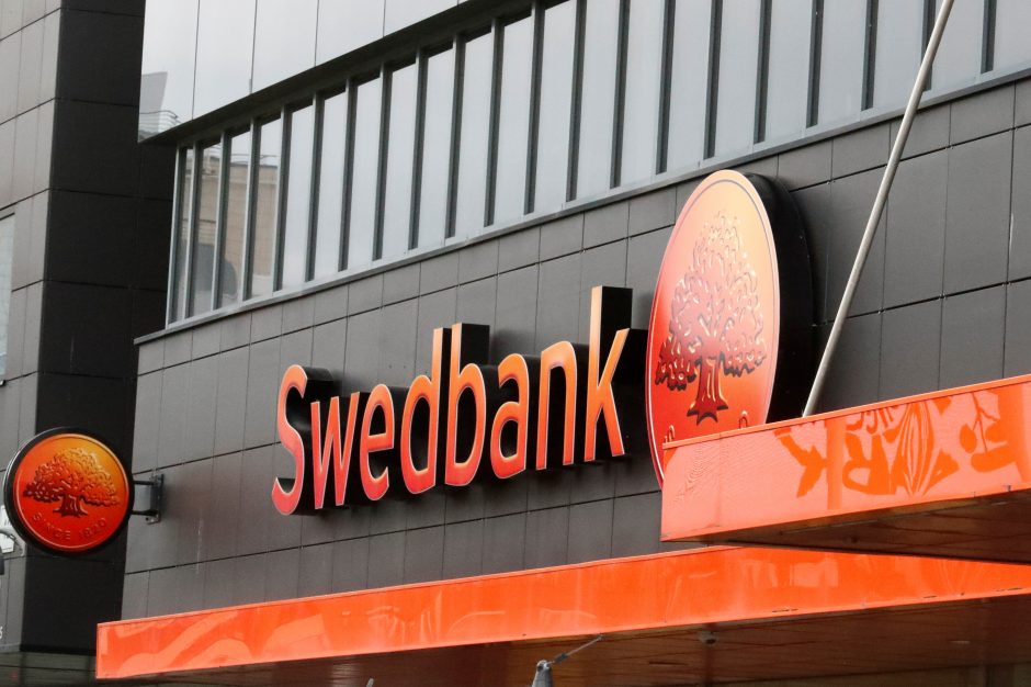 „Swedbank“ sutiko sumokėti paskirtą 360 mln. eurų baudą