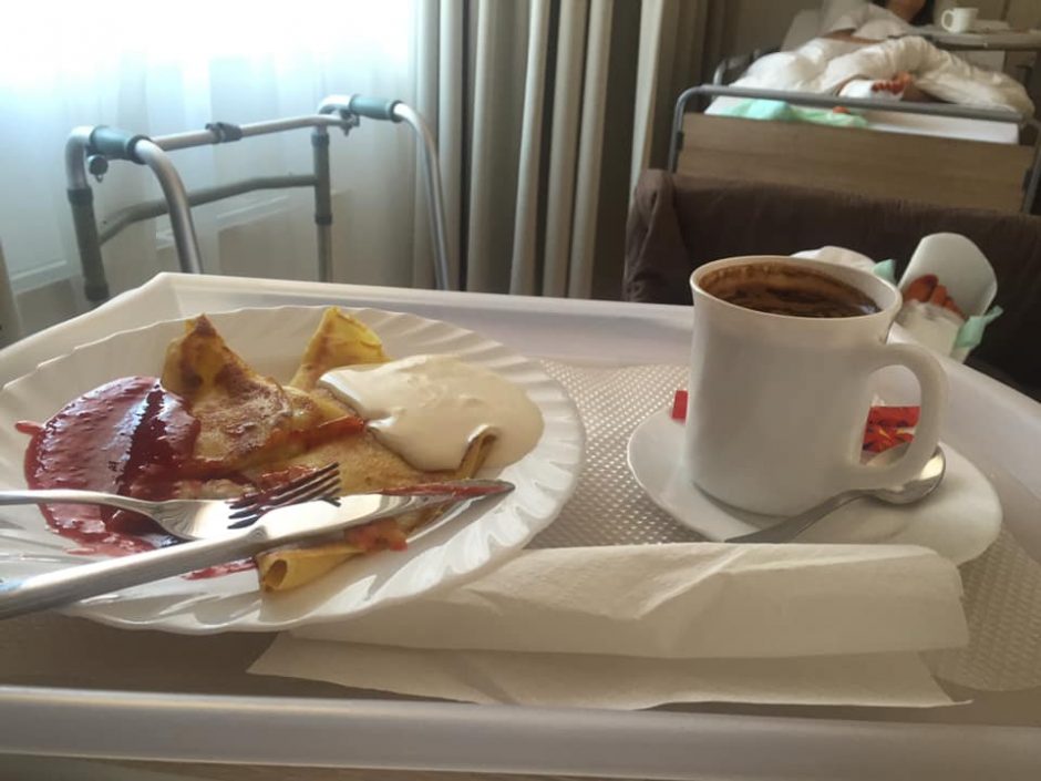 Maistas Jonavos ligoninėje nustebino: prie dešros ir duonos – cukrus