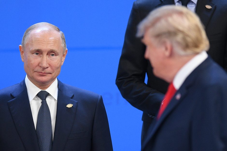 D. Trumpas nesako žurnalistams, apie ką kalbėsis su V. Putinu