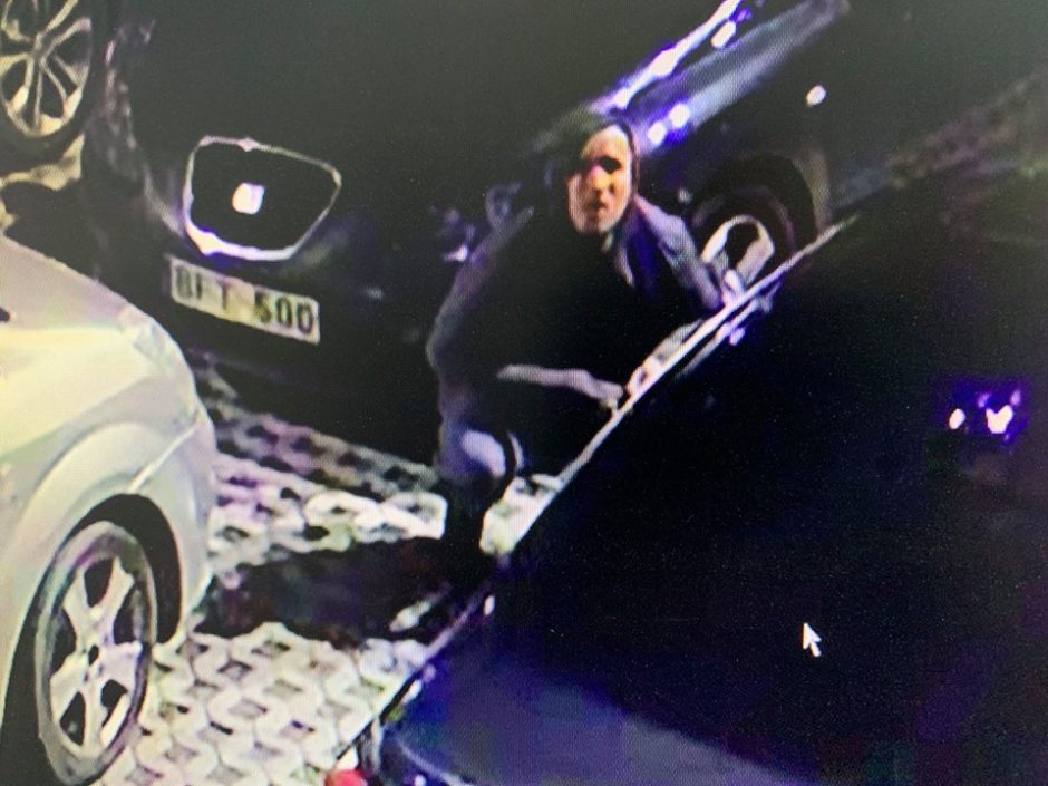 Ieško policija: kas Kaune apvogė BMW?