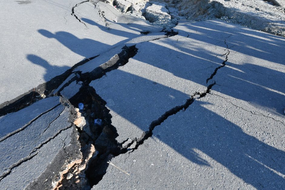 Prancūzijoje per neįprastai stiprų žemės drebėjimą nukentėjo keturi žmonės