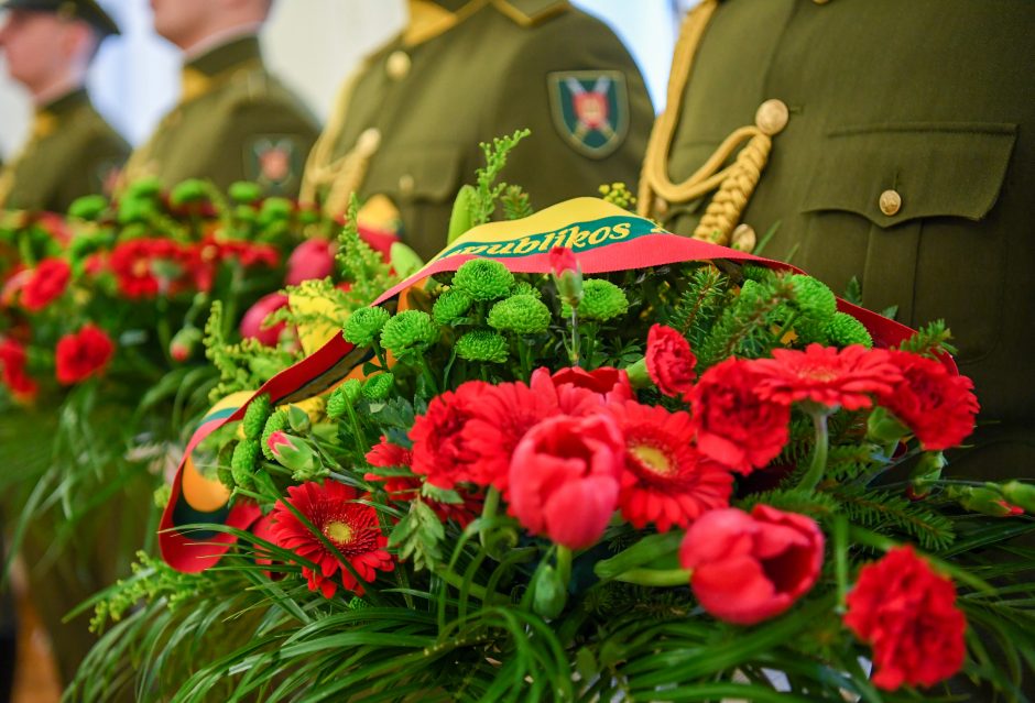 Gėlės Nuo Prezidento Dėkingumo Zenklas Kalbėjusiems Lietuvos Vardu Diena Lt